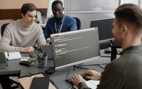 Offshore vs nearshore vs onshore: outsourcing models in 2025 - Happy Team